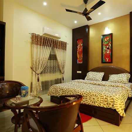Seethas Regency Hotel Guruvayur Bagian luar foto