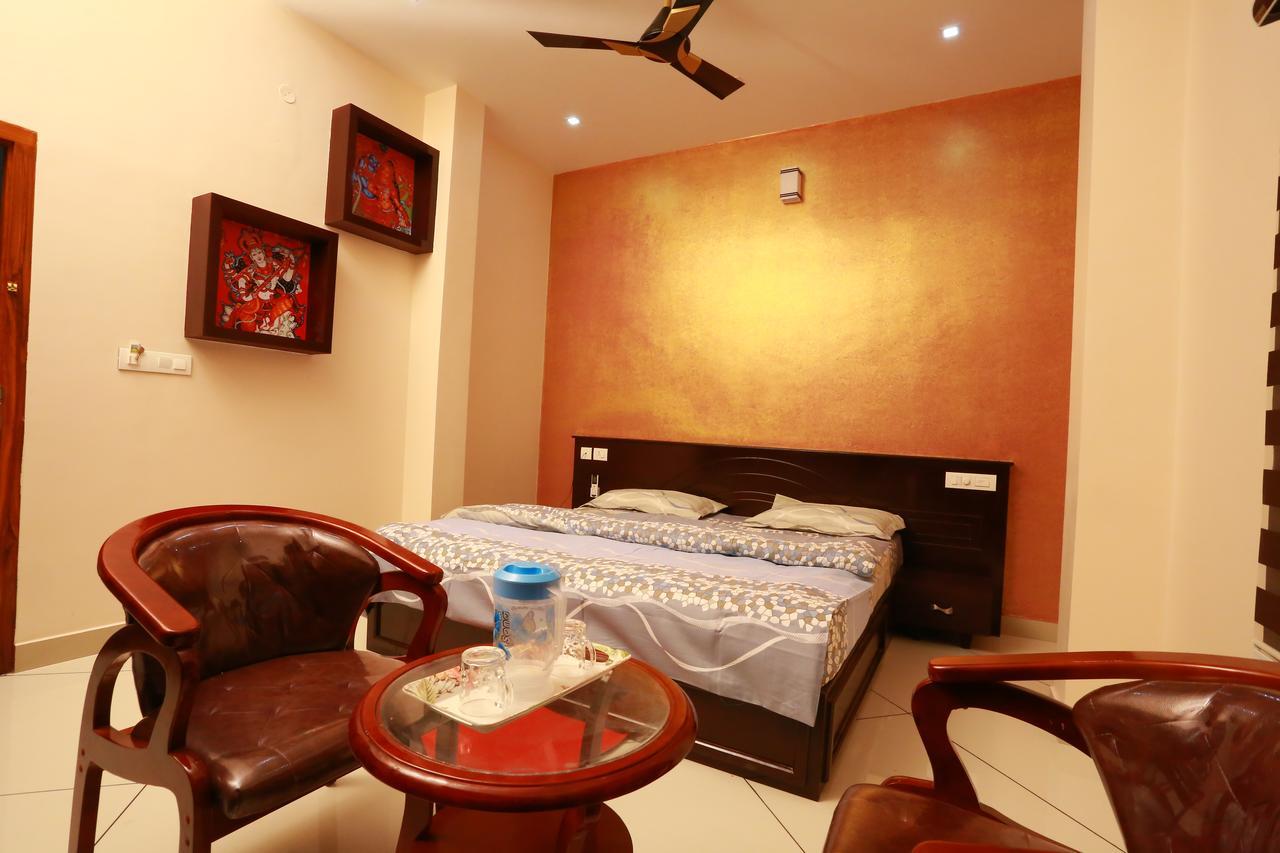 Seethas Regency Hotel Guruvayur Bagian luar foto